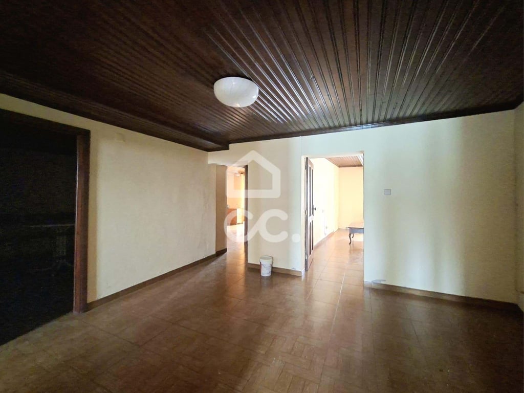 Villa in Angra do Heroismo - Image 2