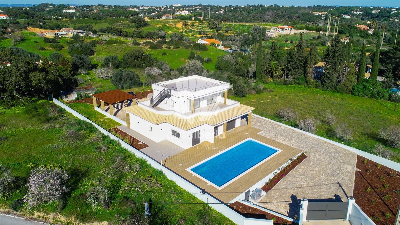 House in Lagoa - Image 3