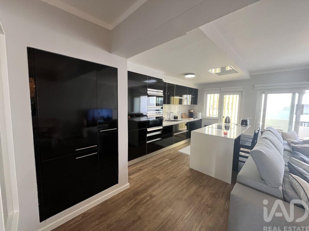 Apartment in Quarteira - Image 3