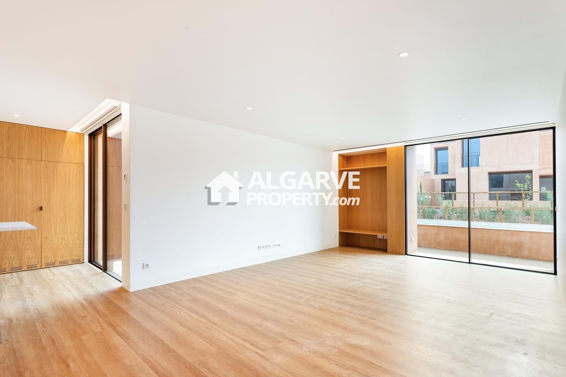 Villa in Quarteira - Image 2