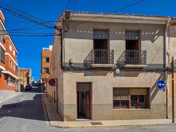 House in Pinoso - view 1