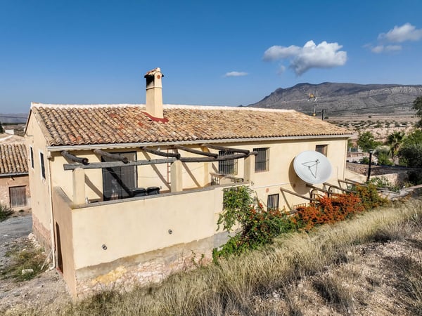 House in Torre del Rico - view 1