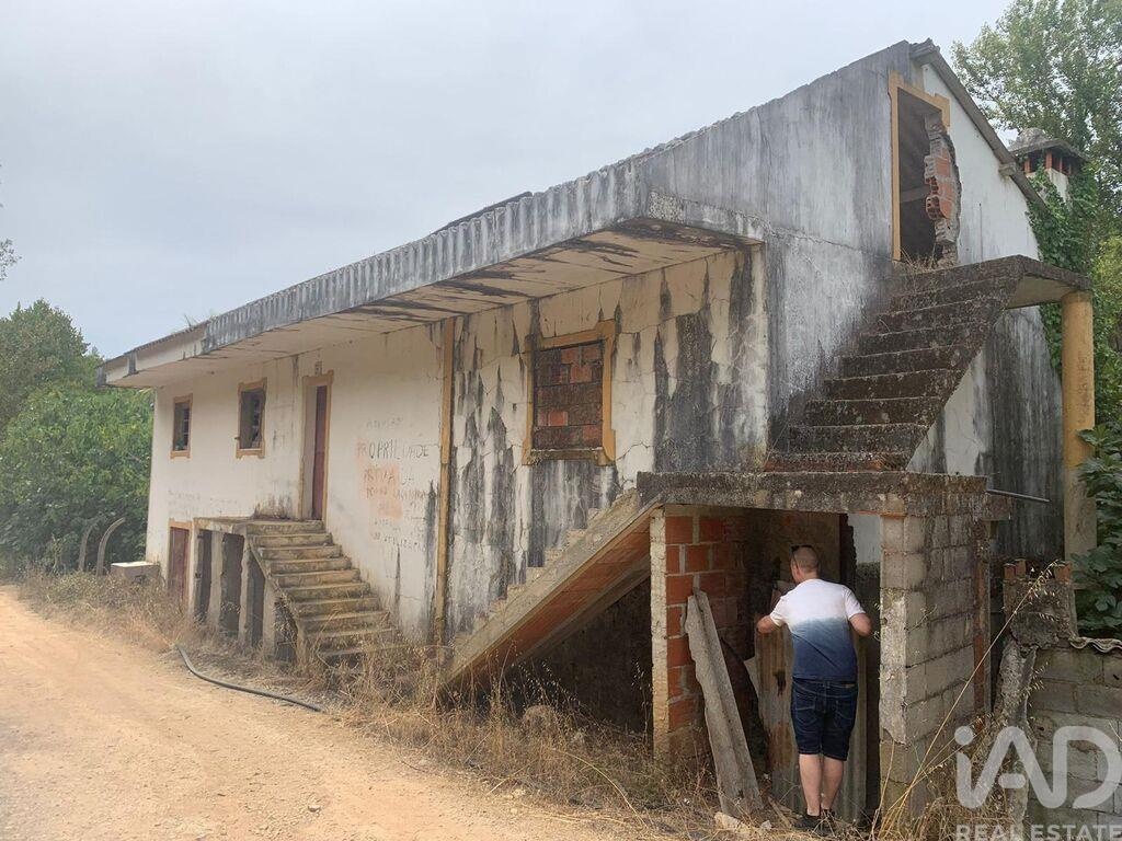 House in Casais - Image 2