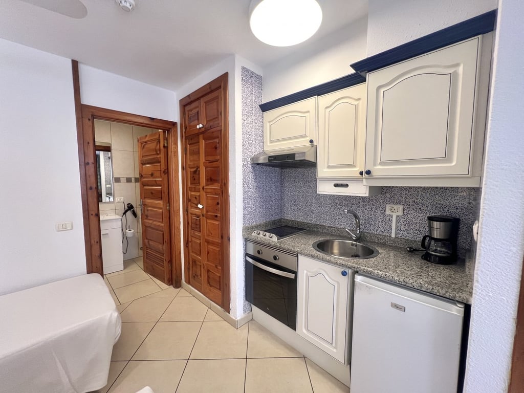 Apartment in Playa de las Americas - Image 3