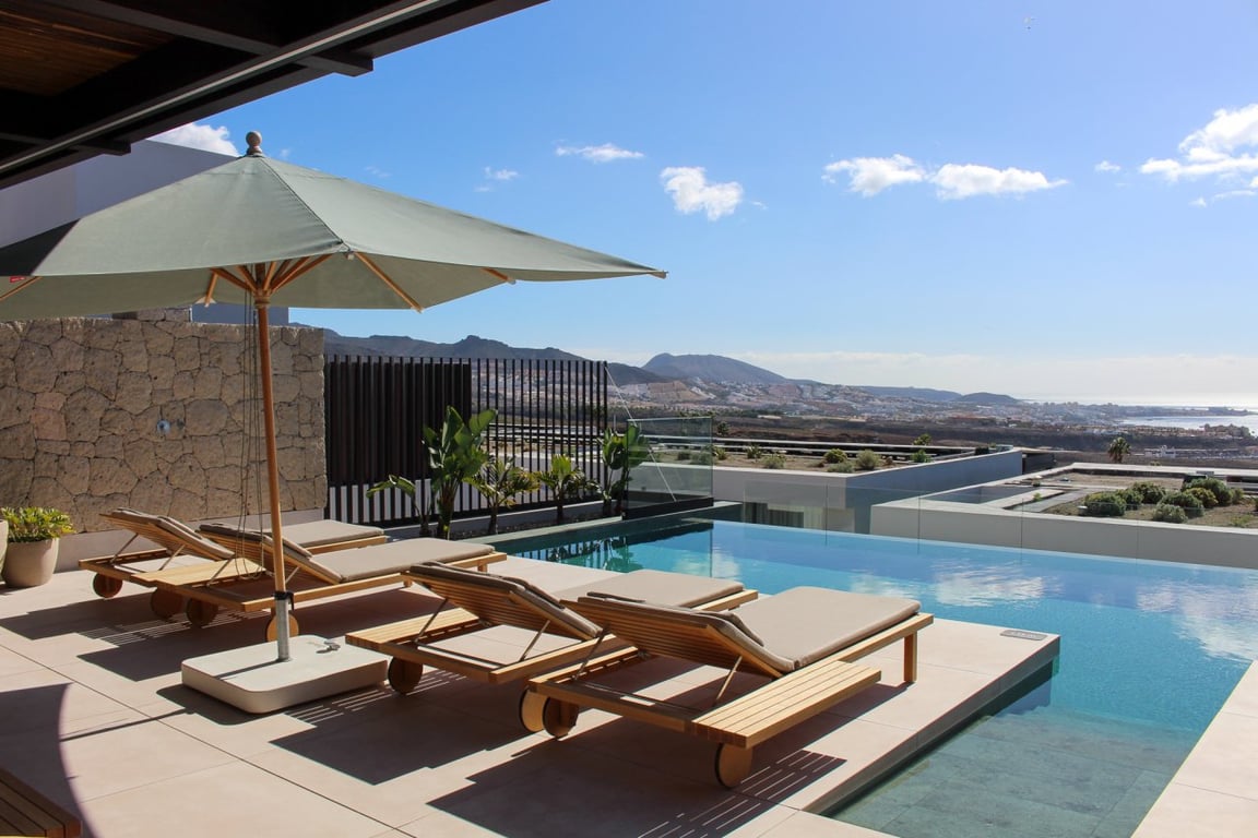 House in La Caleta - Image 2