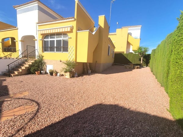 House in Los Montesinos - view 1