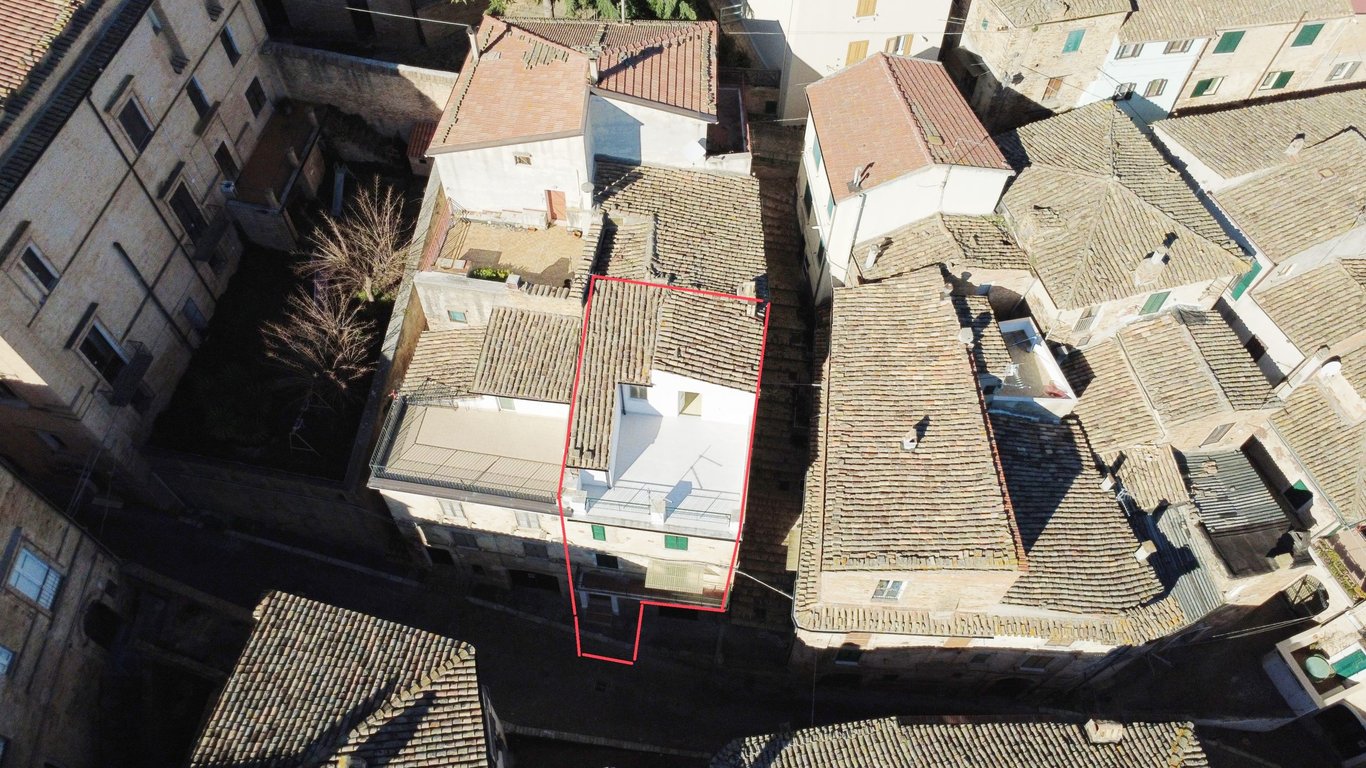 House in Penne - Image 2