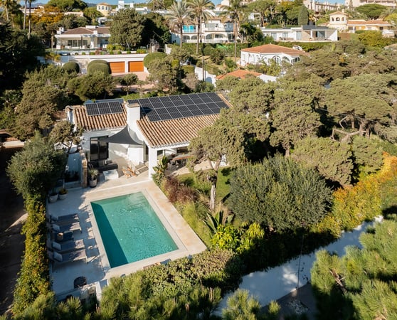 Villa in Artola - view 1