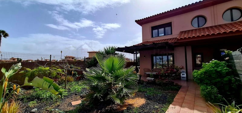 House in Lajares - view 1