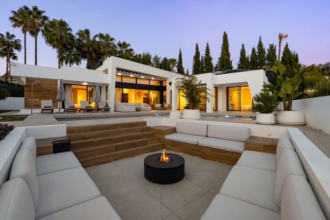 Villa in Nueva Andalucia - view 1