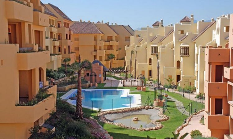 Apartment in La Duquesa - view 1