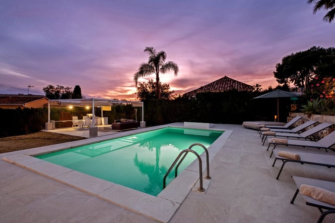 Villa in Elviria - view 1