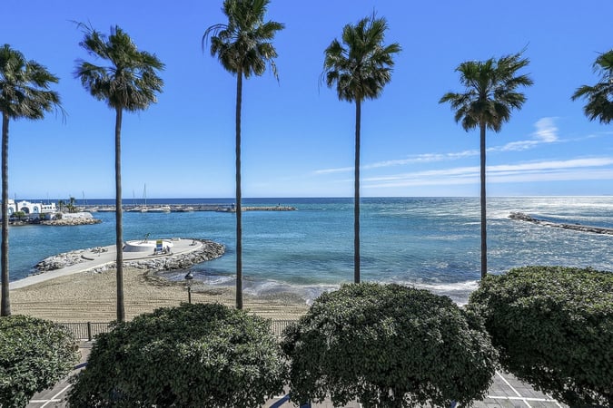 Penthouse in Marbella - view 1