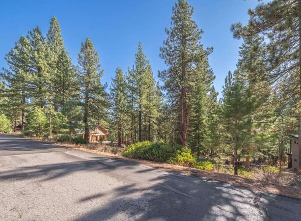 House in Truckee - view 1