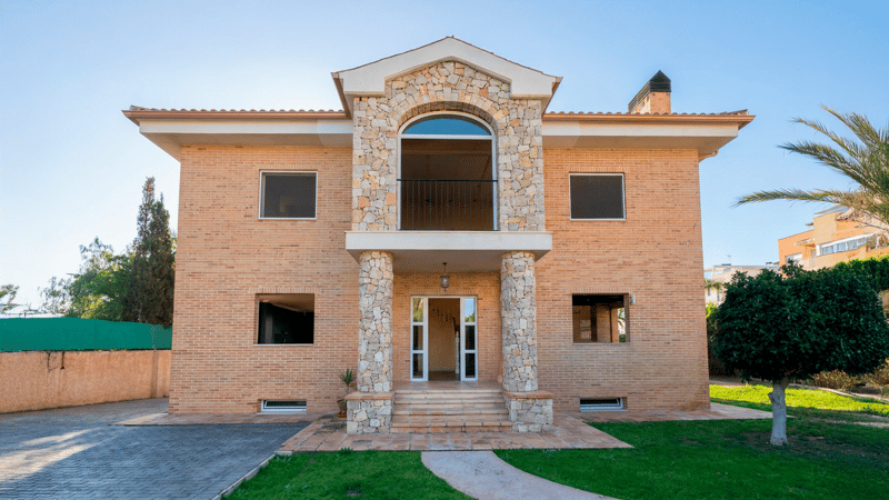 Villa in El Campello - view 1