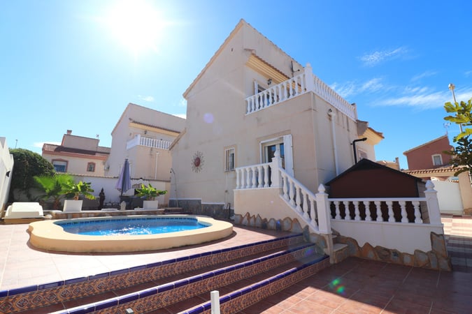 Villa in Rojales - view 1