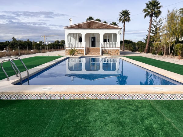 Villa in Dolores - view 1