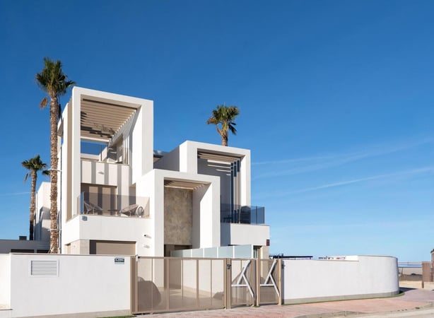 House in Los Alcazares - view 1