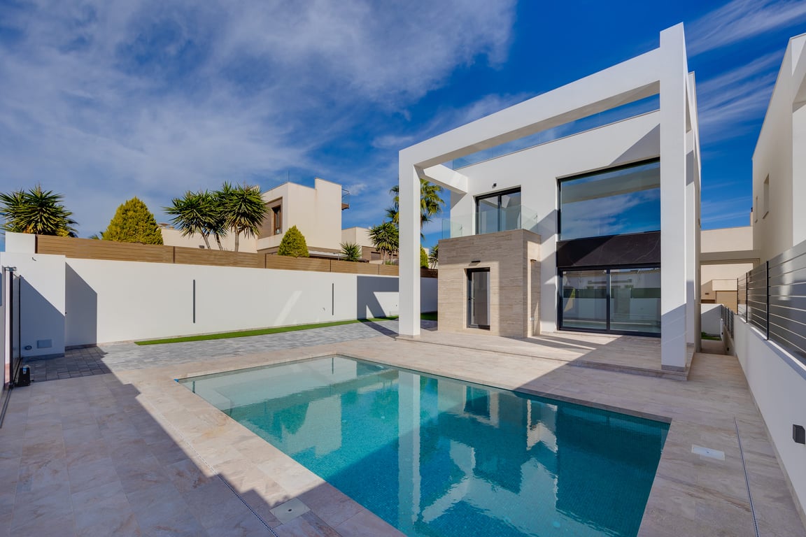 House in Torrevieja - Image 3