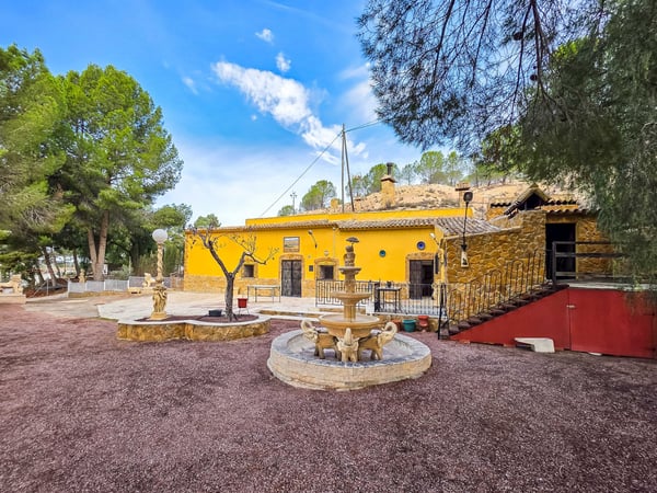 House in El Rodriguillo - view 1
