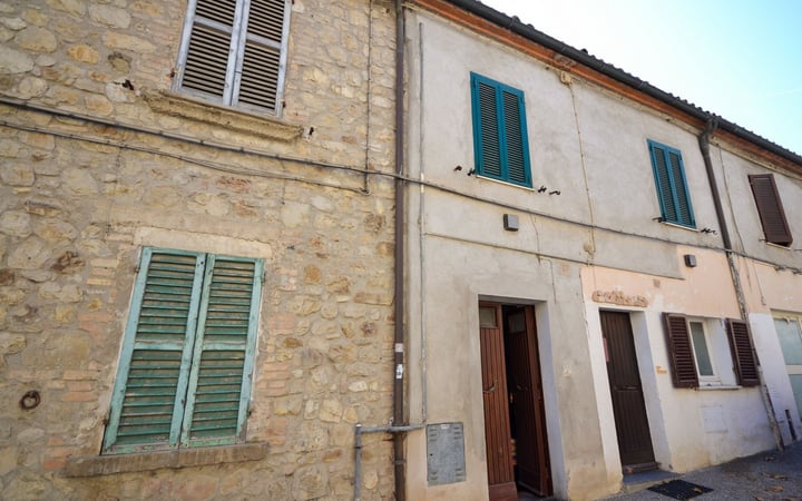 House in Ficulle - view 1