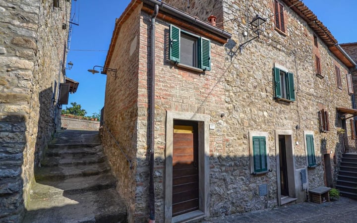 House in Fabro - view 1