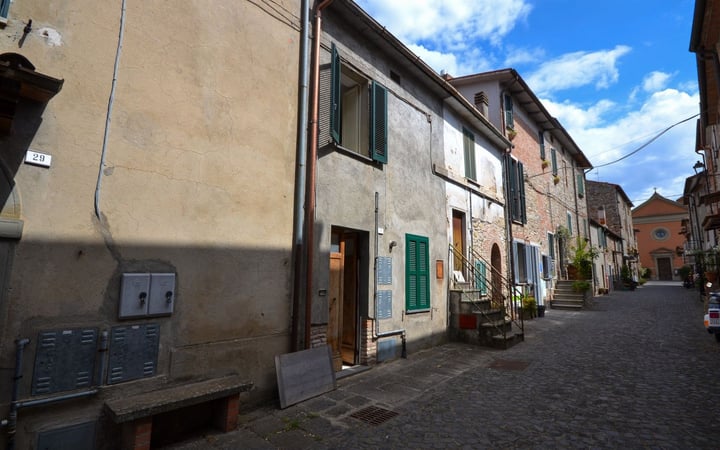 House in Fabro - view 1