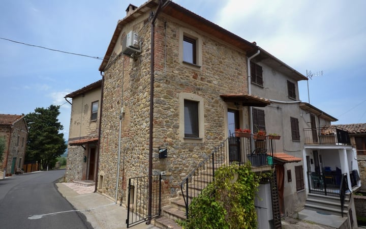 House in Salci - view 1