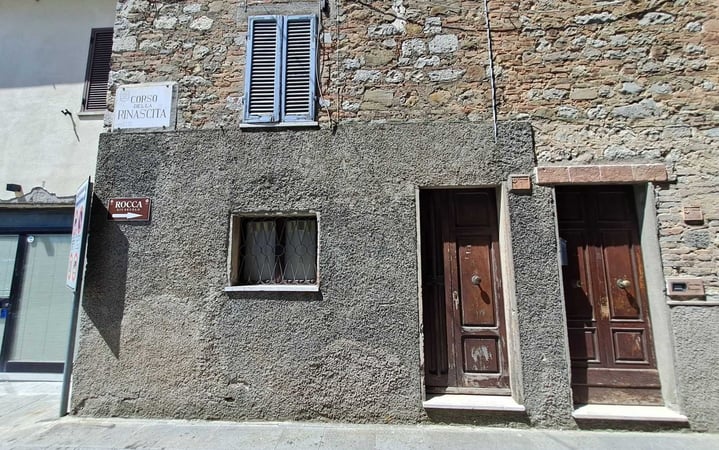 House in Ficulle - view 1