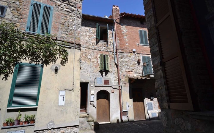 House in Fabro - view 1