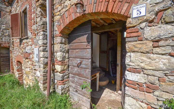 House in Parrano - view 1