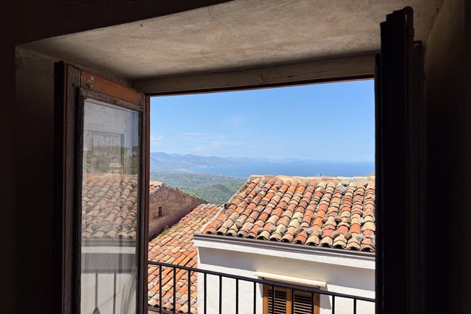 House in Gratteri - view 1