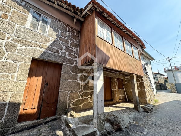 Villa in Pindelo - view 1