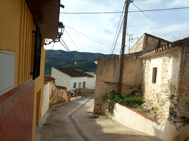 House in Benamargosa - view 1