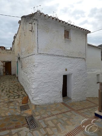 Villa in Arenas - view 1