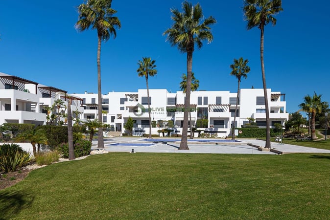 Apartment in Quarteira - view 1