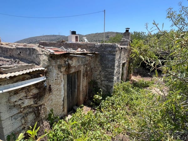 House in Vrouchas - view 1