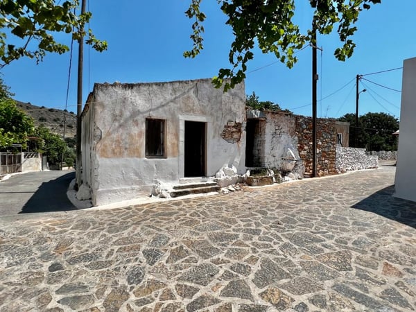 House in Agios Nikolaos - view 1