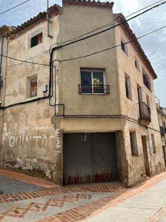 House in Teresa de Cofrentes - view 1