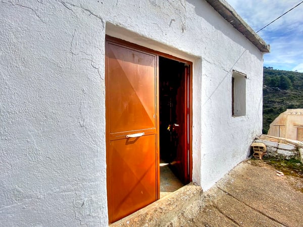 House in Salares - view 1