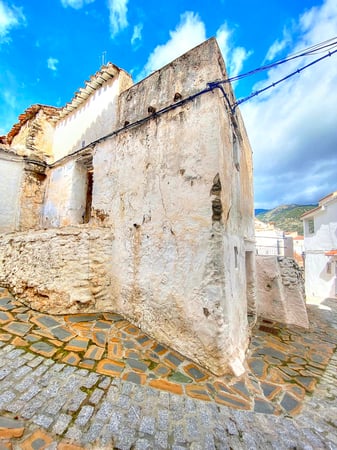 House in Salares - view 1