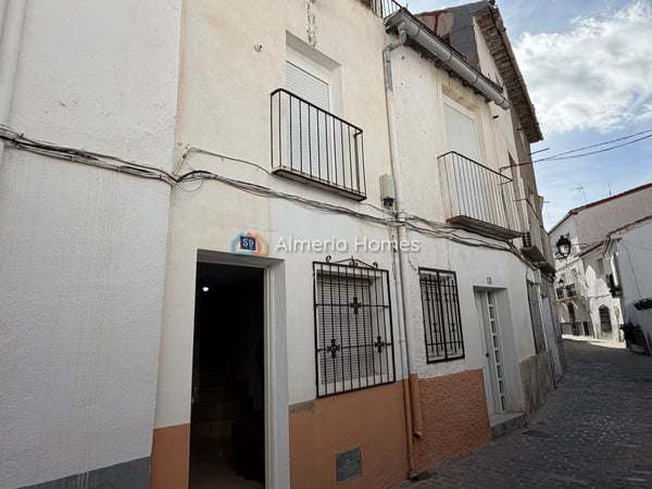 House in Seron - view 1