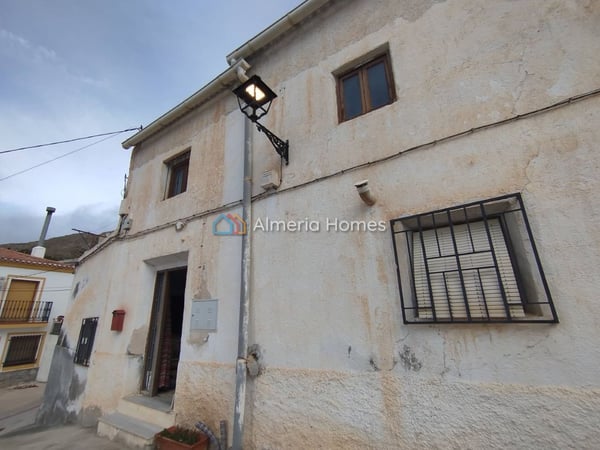 House in Lucar - view 1