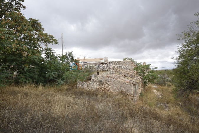House in Chirivel - view 1