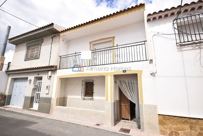 House in Santopetar - view 1