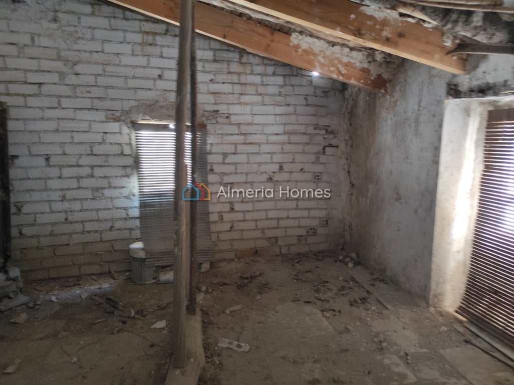 House in Tijola - Image 3