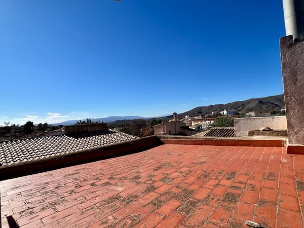 House in La Alameda - view 1