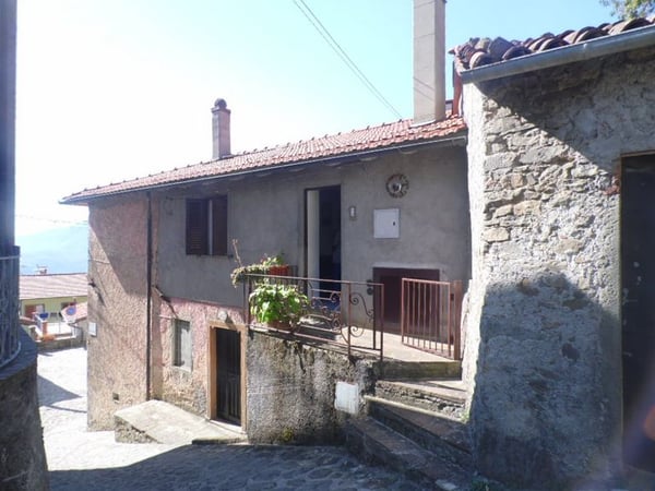 House in San Romano - view 1