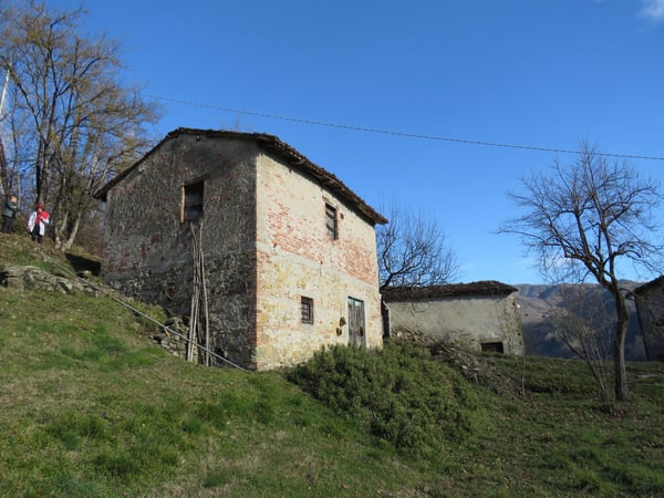 House in Gallicano - view 1