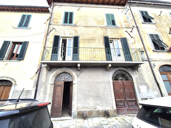 House in Pieve Fosciana - view 1